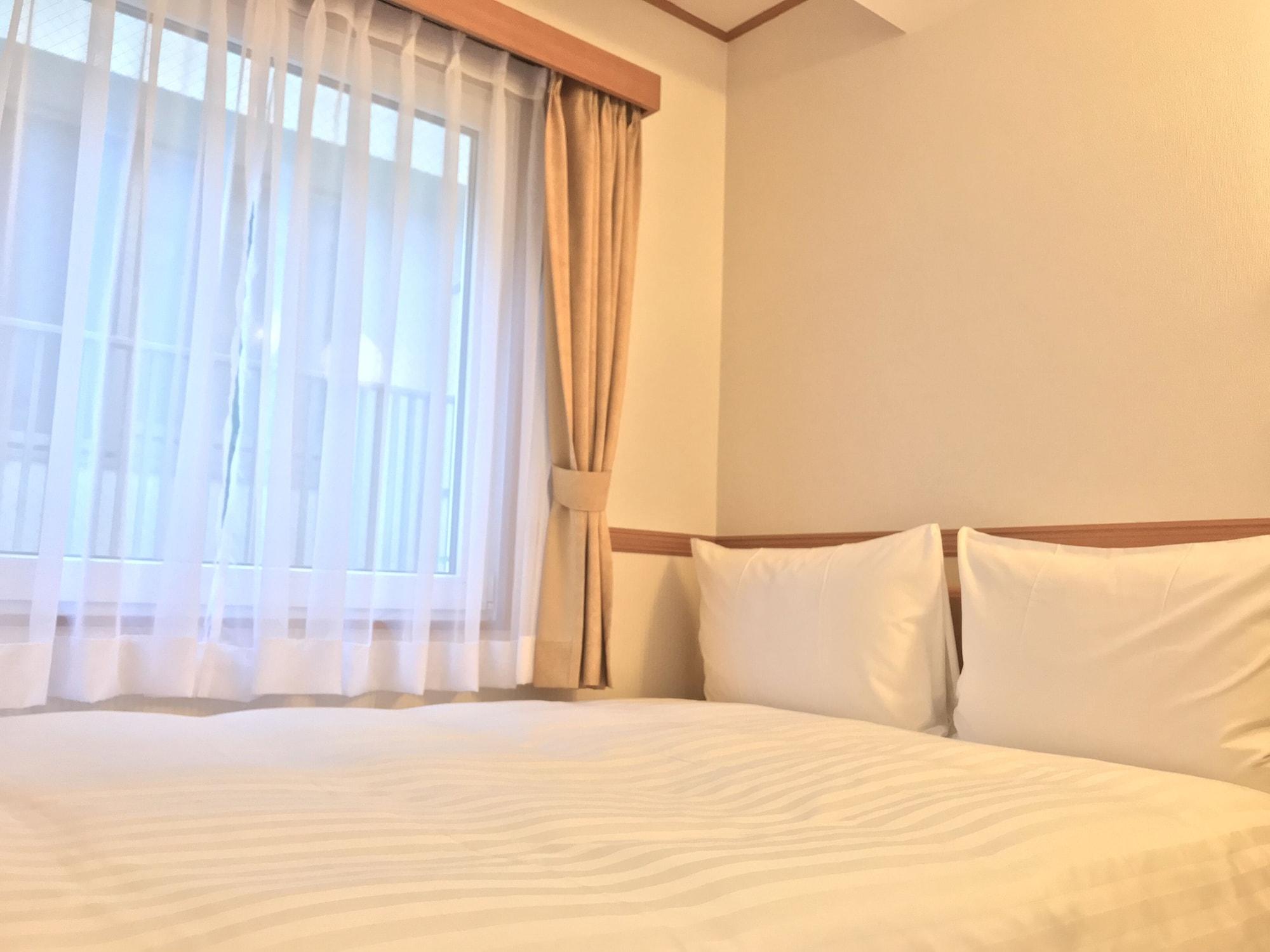 Toyoko Inn Yokohama Tsurumi Eki Higashi Guchi Dış mekan fotoğraf